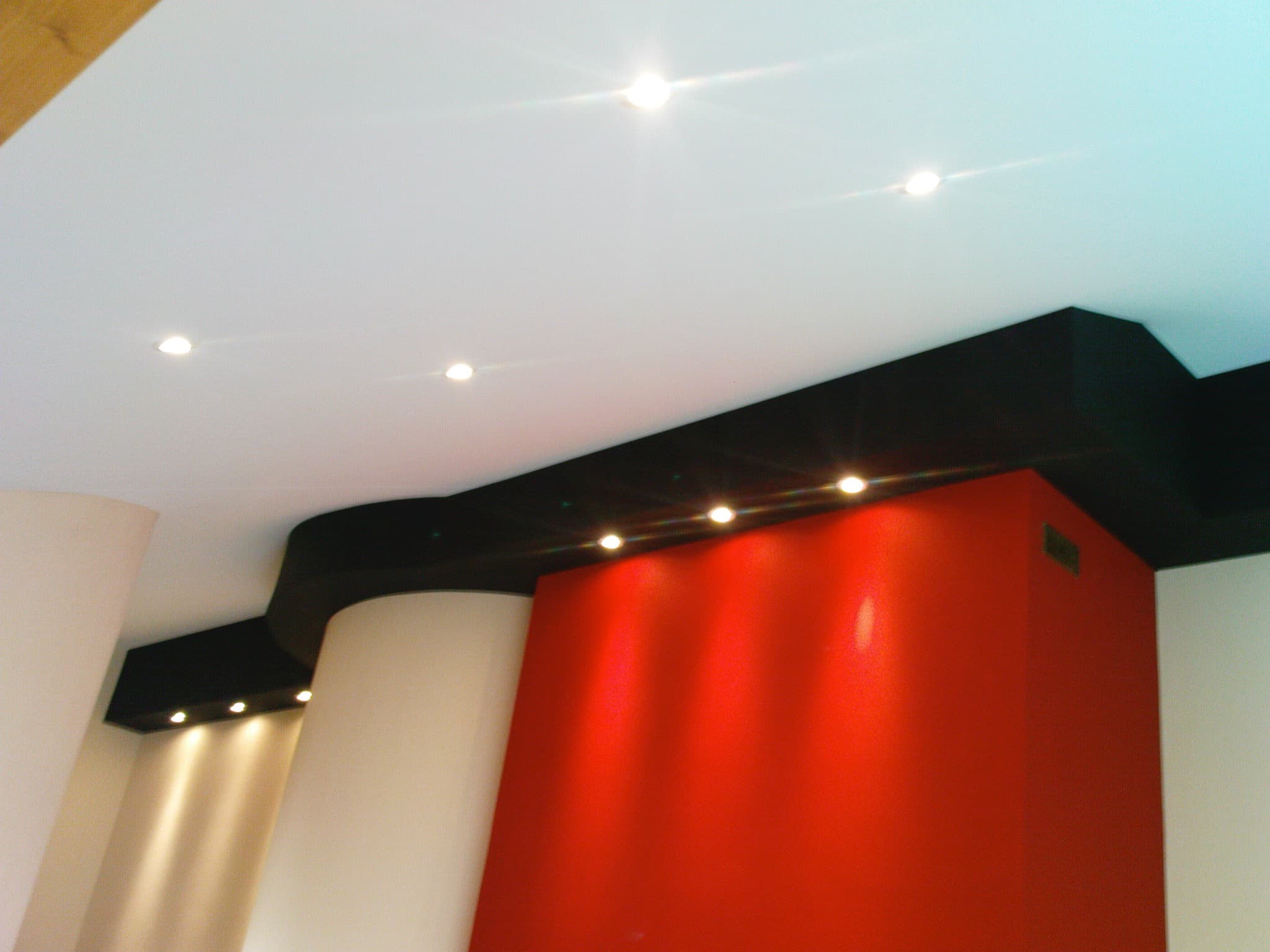 Plafond tendu avec spots