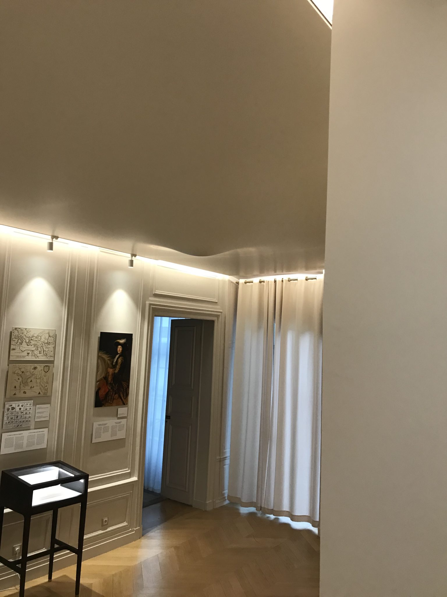 Toile murale tendue avec profilé - pour niche / plafond tendu