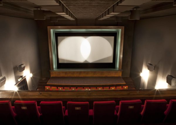 Mur tendu acoustique cinéma